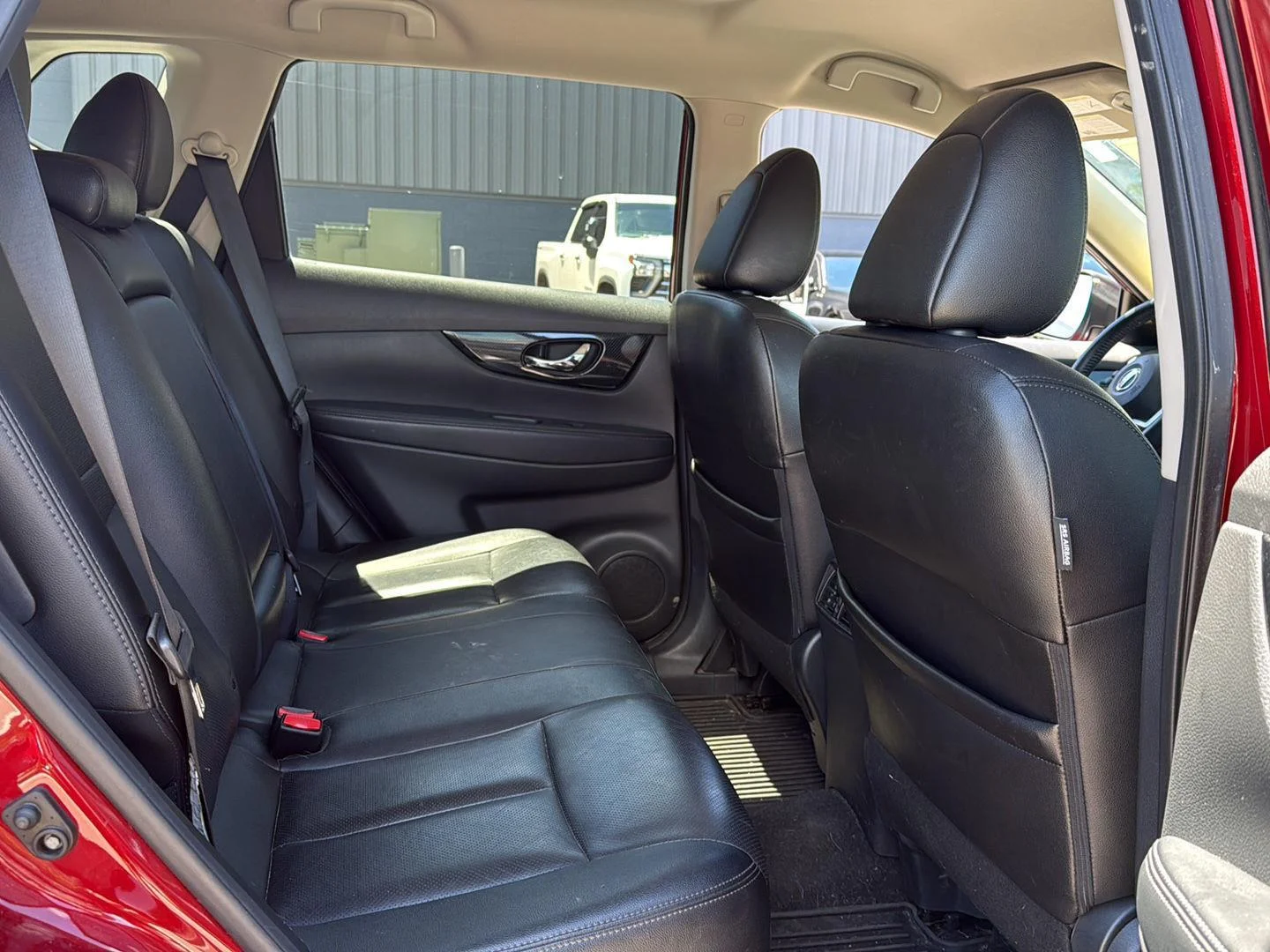 Used 2018 Scarlet Ember Nissan SL Hybrid image 11