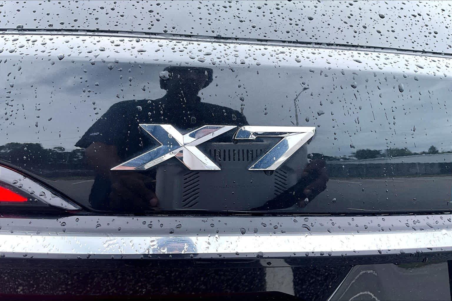 Used 2023 Black Sapphire Metallic BMW xDrive40i image 31