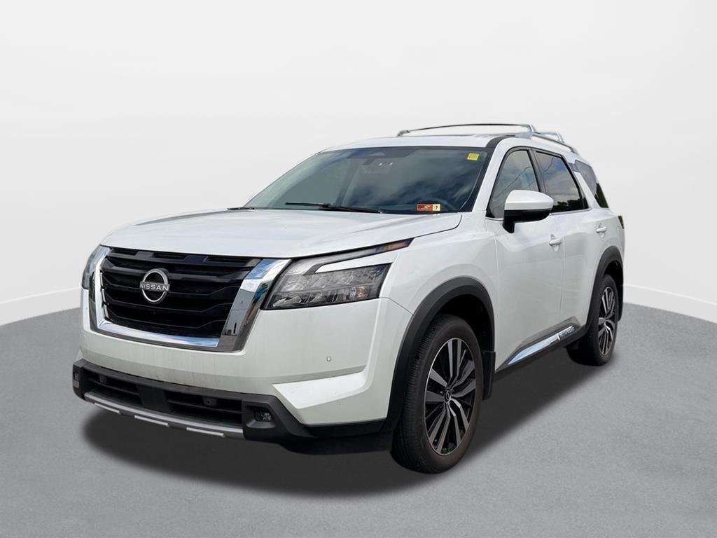 Used 2025 Everest White Pearl Tricoat Nissan Platinum image 1