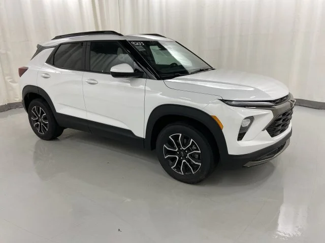 Used 2024 Summit White Chevrolet ACTIV image 1
