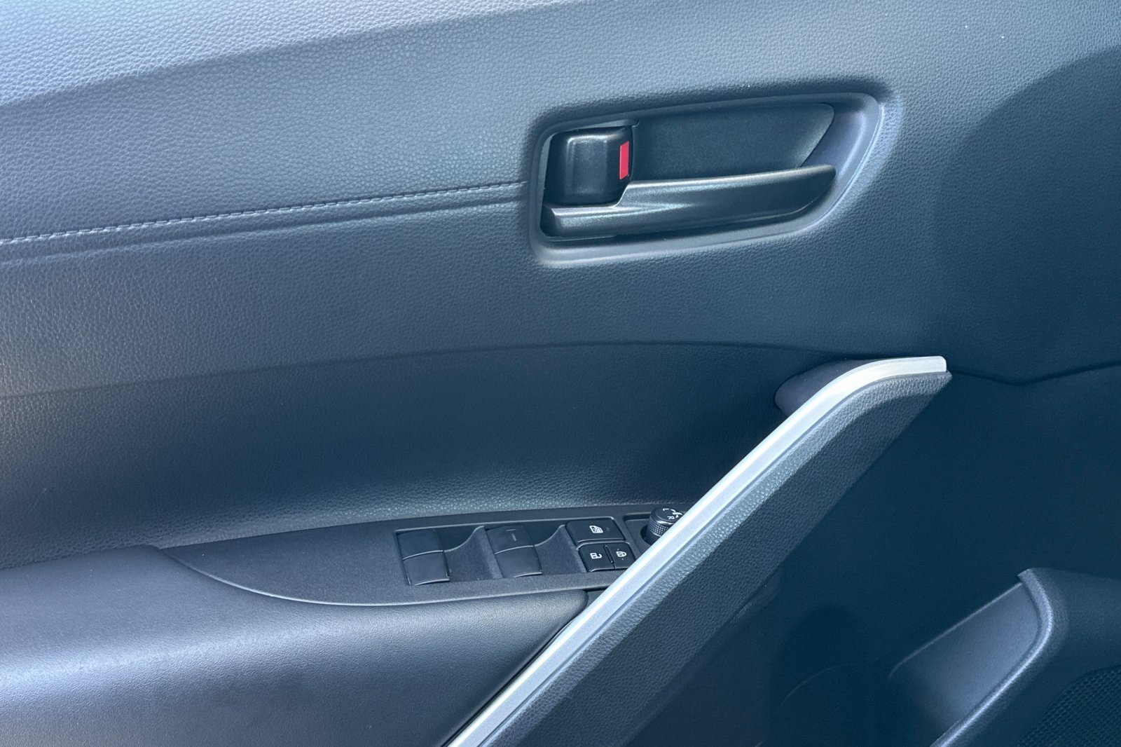 Used 2025 Sonic Silver Toyota Hybrid S image 11
