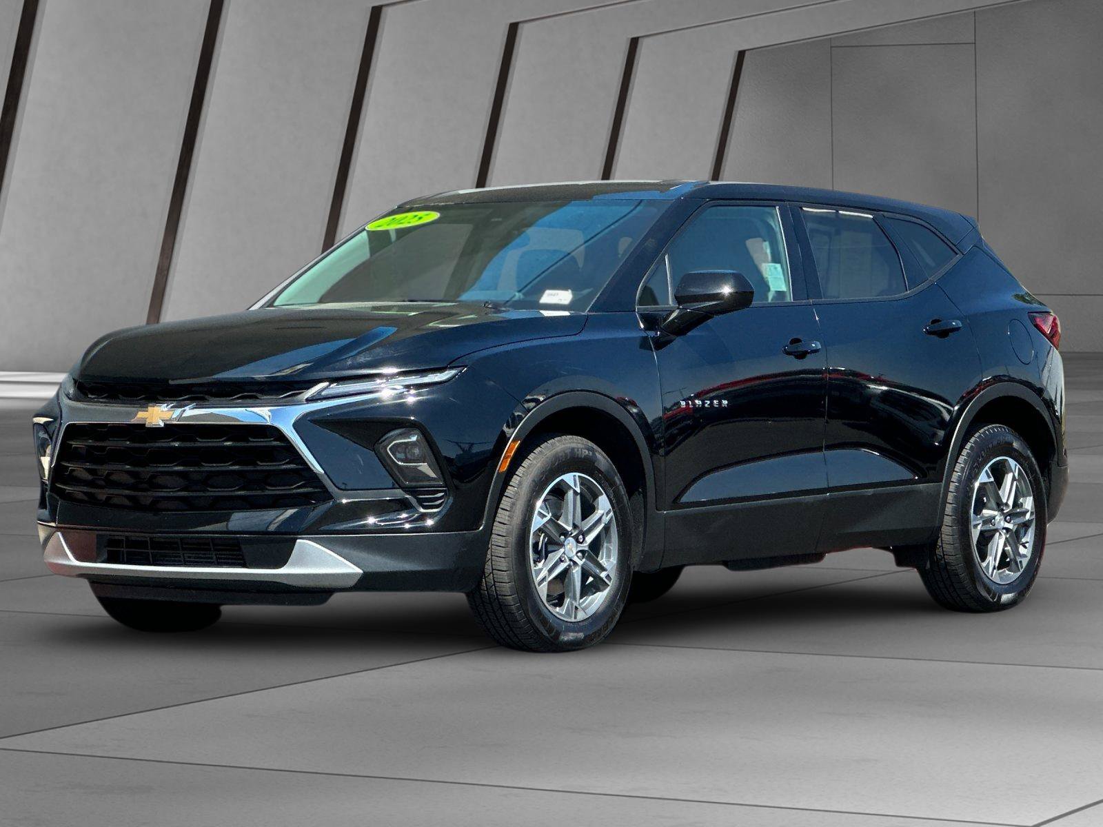 Used 2025 Black Chevrolet 2LT image 8