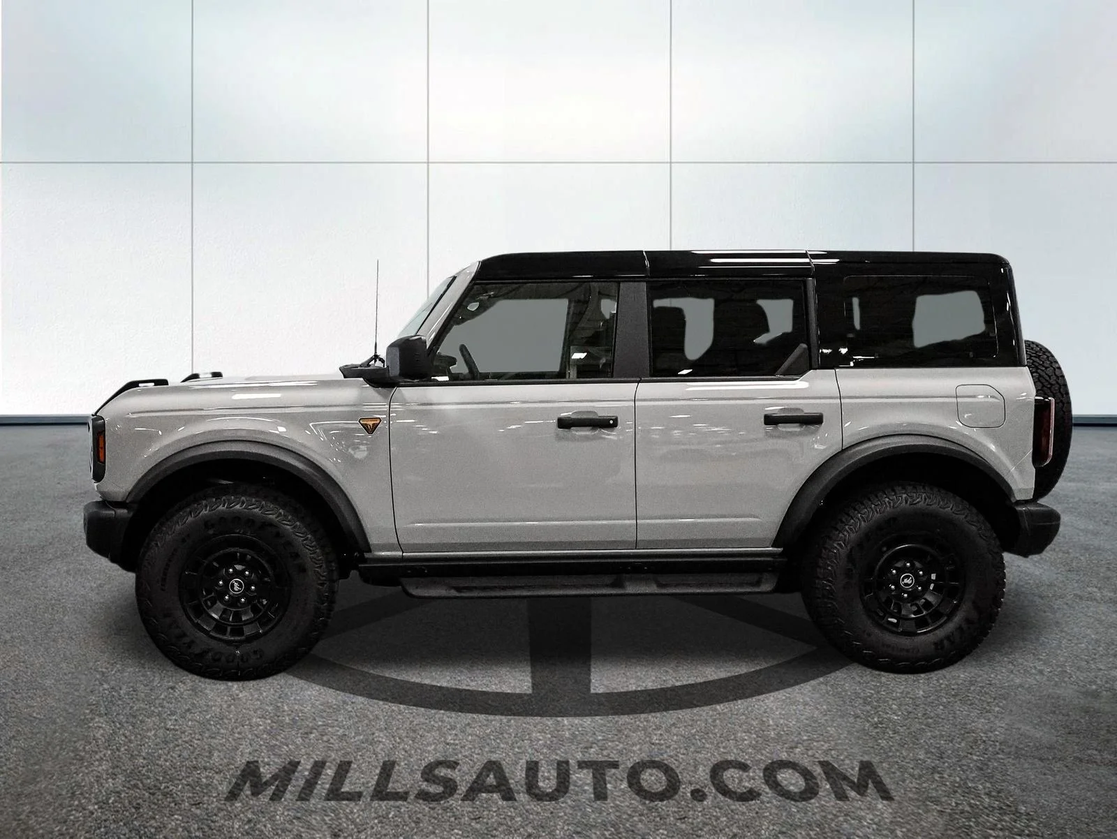 New 2026 Avalanche Gray Ford Badlands® image 3