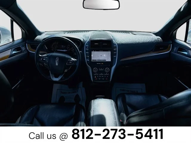 Used 2019 White Lincoln Select image 23