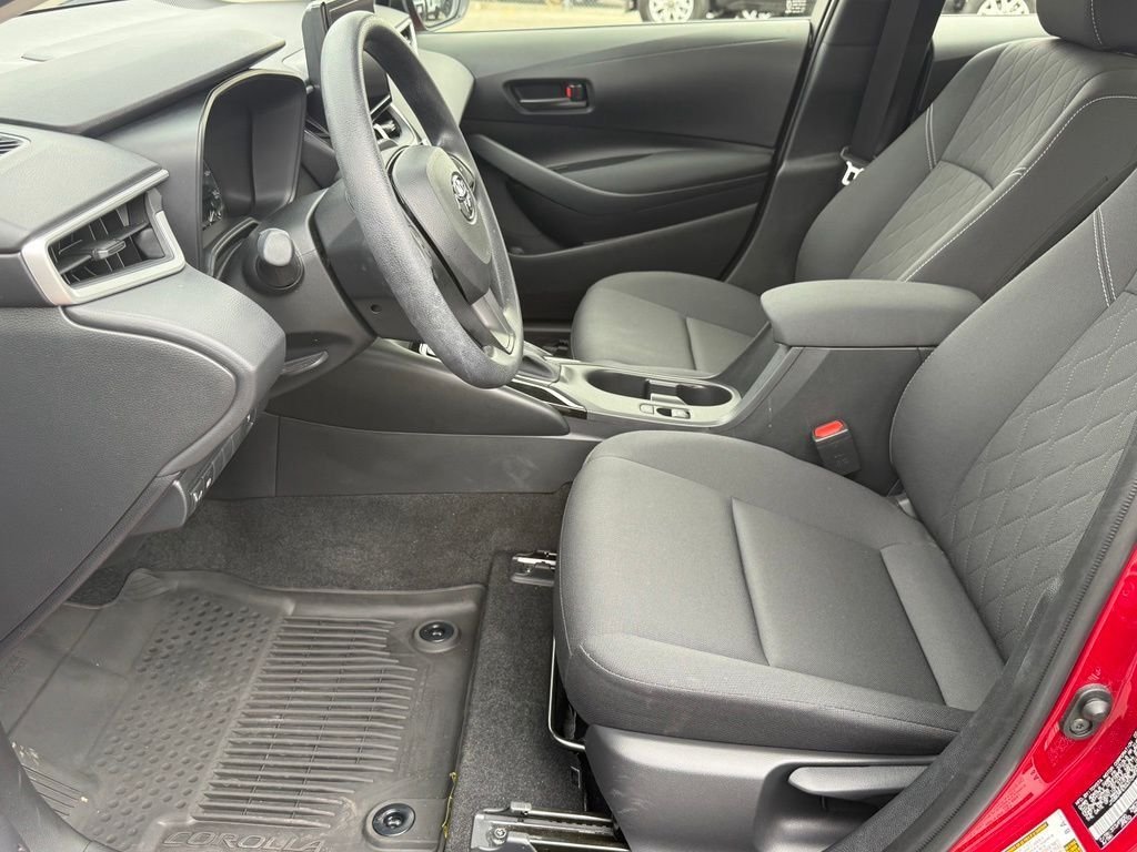 2025 Toyota Corolla LE - Photo 19