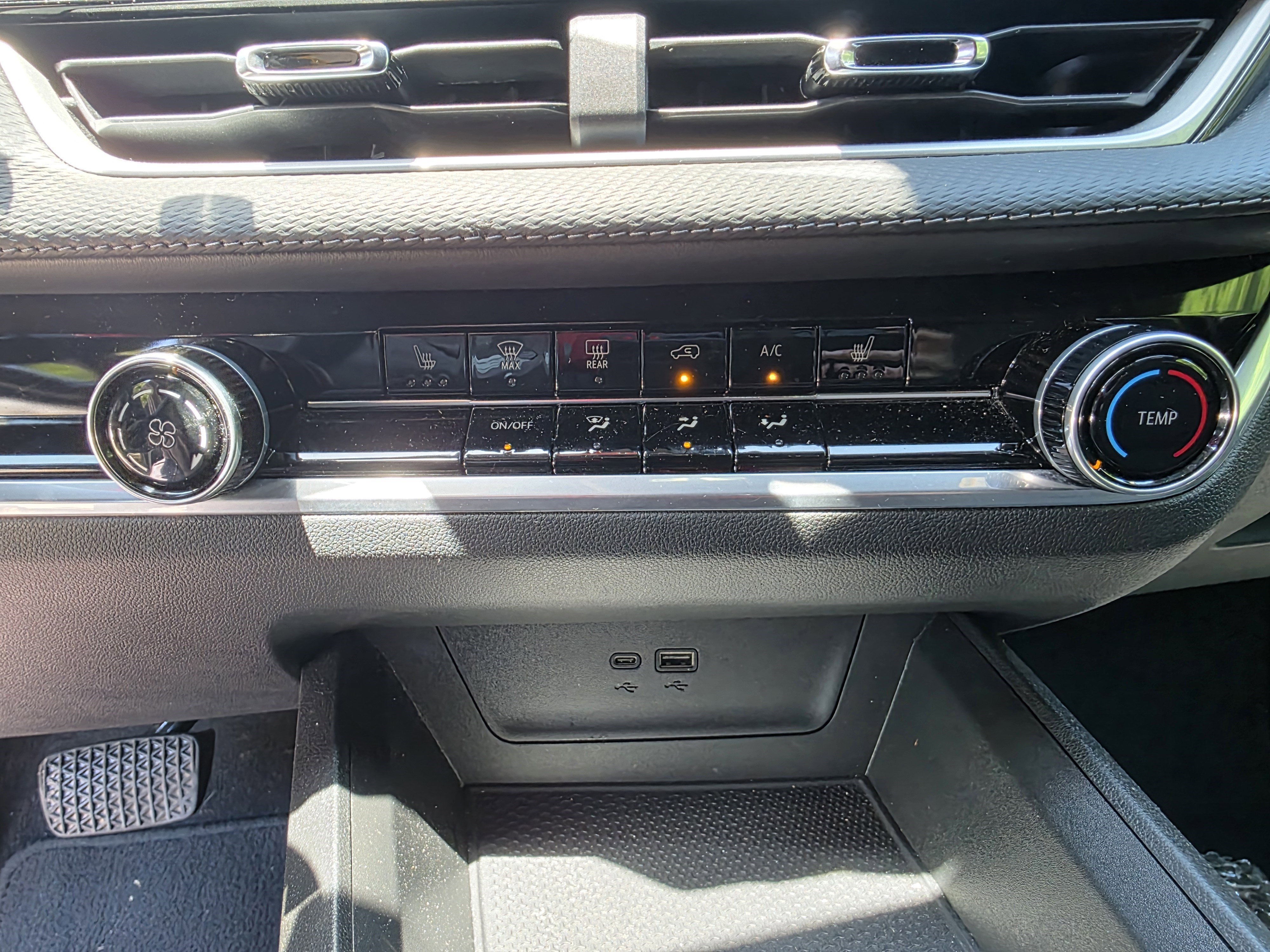 Used 2025 Sterling Gray Metallic Chevrolet FWD LT image 44