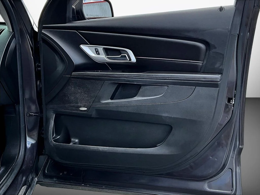 Used 2016 Silver GMC SLE-2 image 25