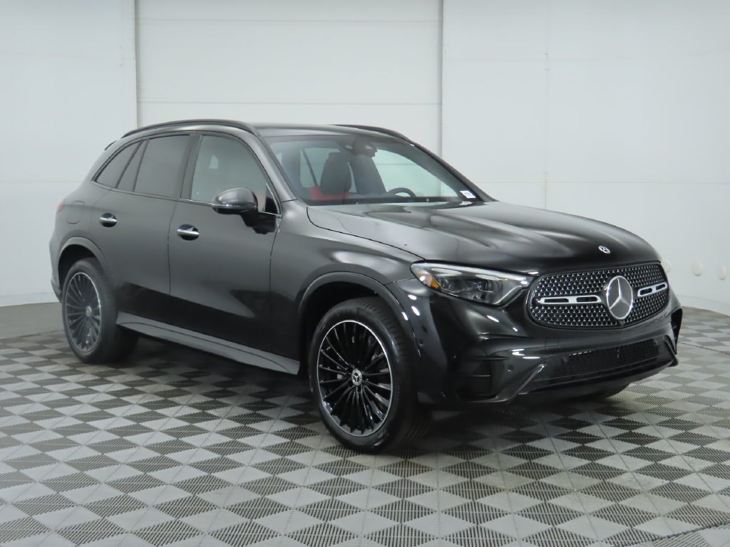Used 2026 Obsidian Black Metallic Mercedes-Benz GLC 300 image 3
