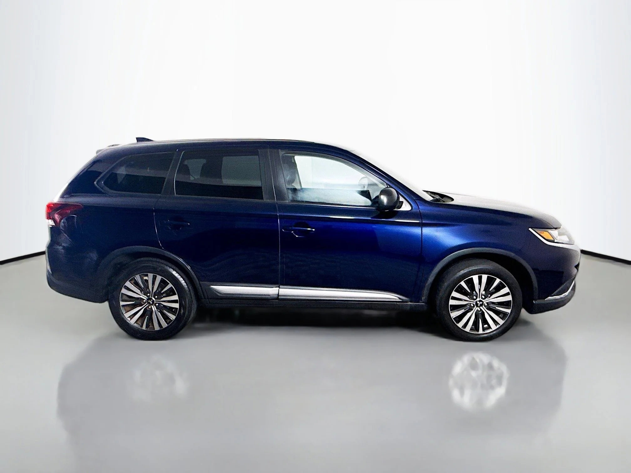 Used 2020 Cosmic Blue Metallic Mitsubishi ES image 8
