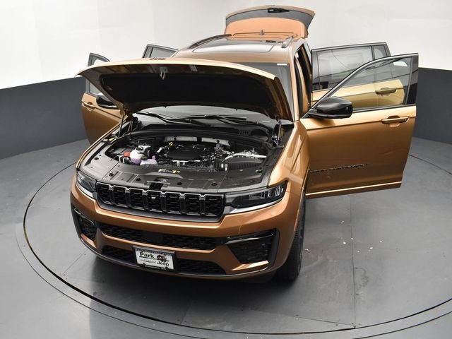 New 2026 Copper Shino Metallic Clear-Coat Exterior Paint Jeep Limited Reserve image 26