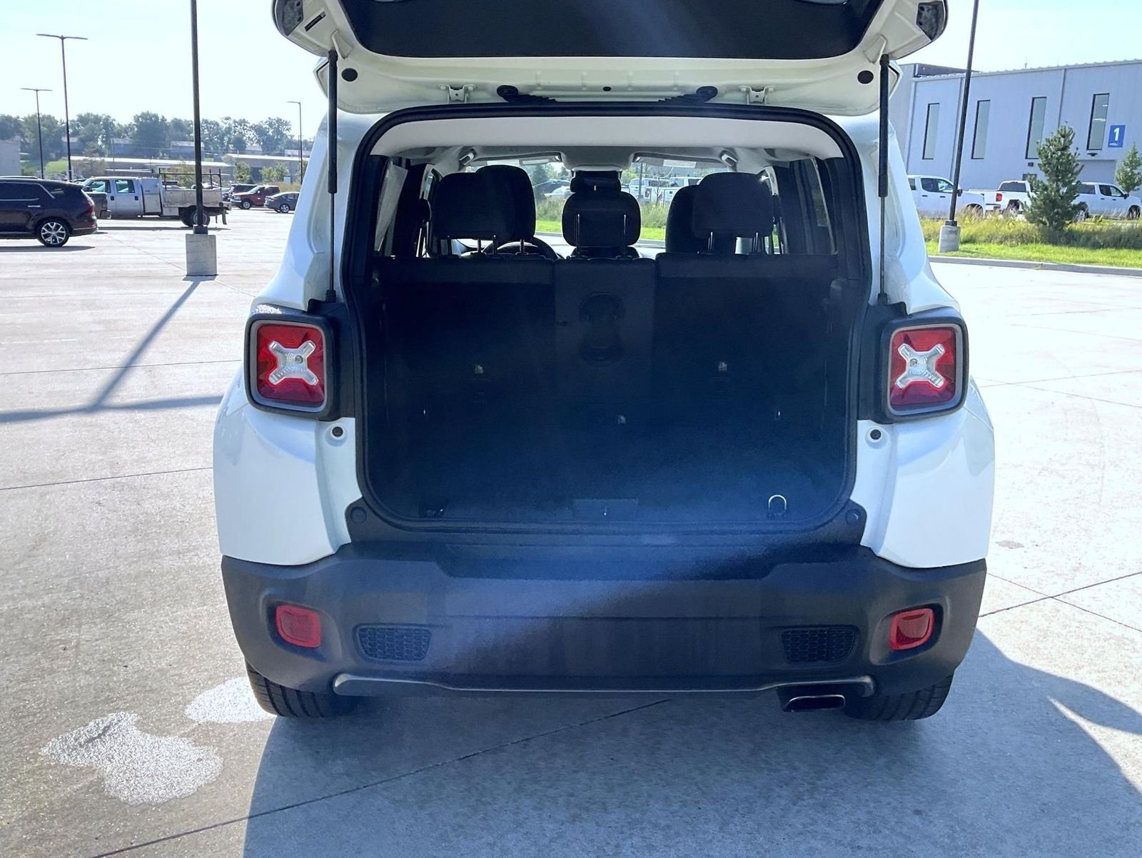 Used 2020 White Jeep Limited image 9