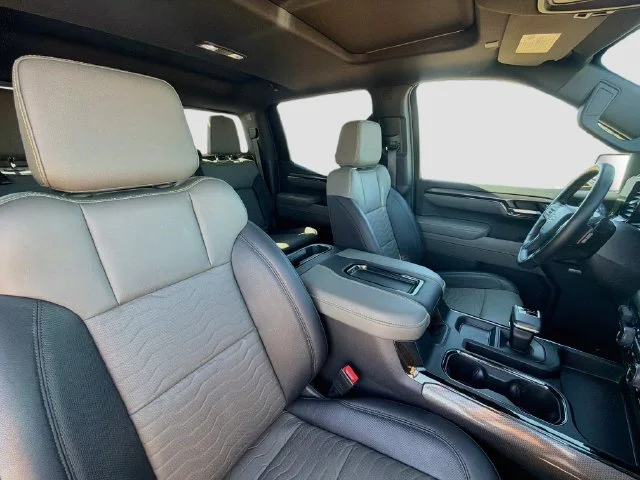 Used 2022 Sand Dune Metallic Chevrolet ZR2 image 36
