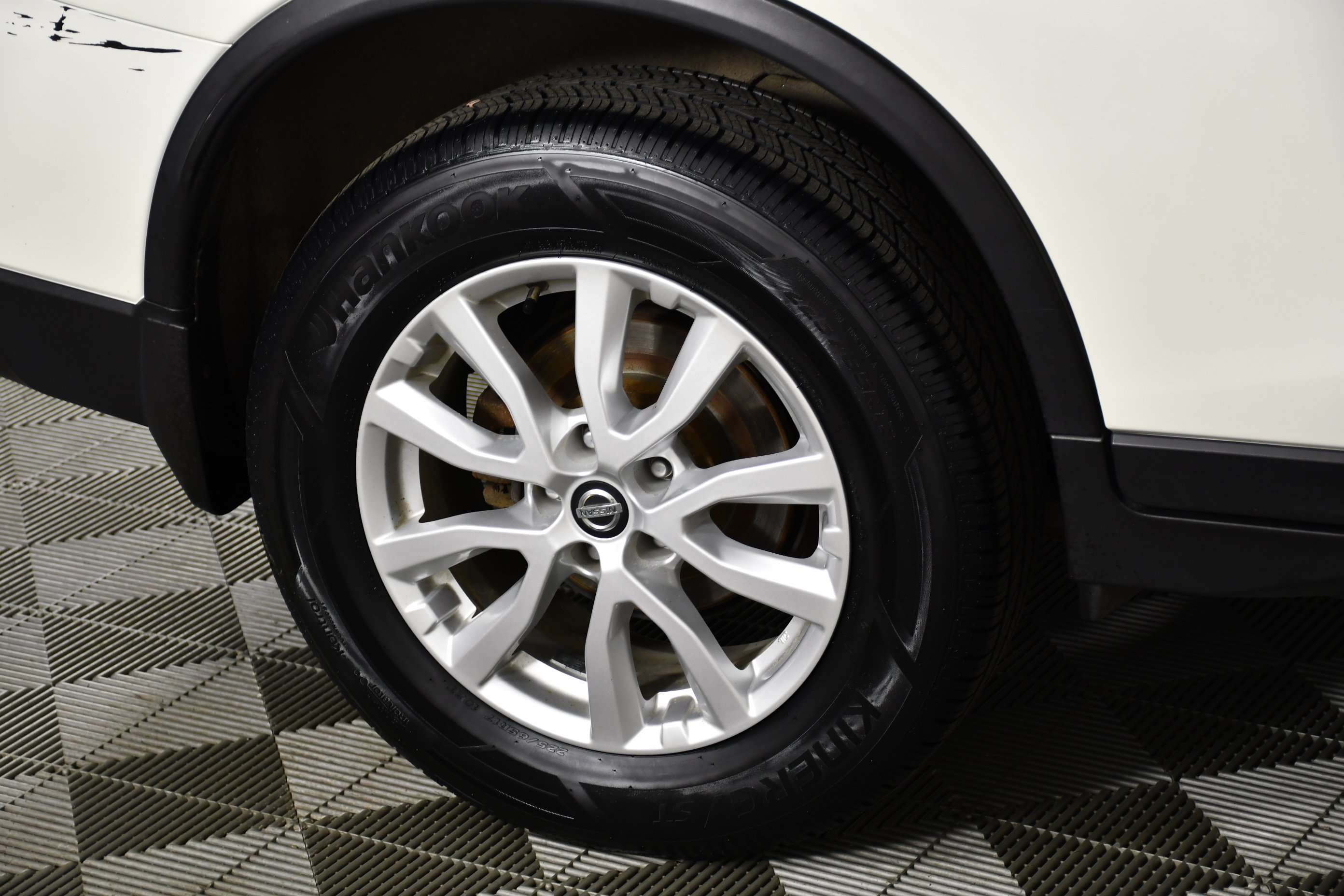 Used 2017 Pearl White Nissan SV image 53