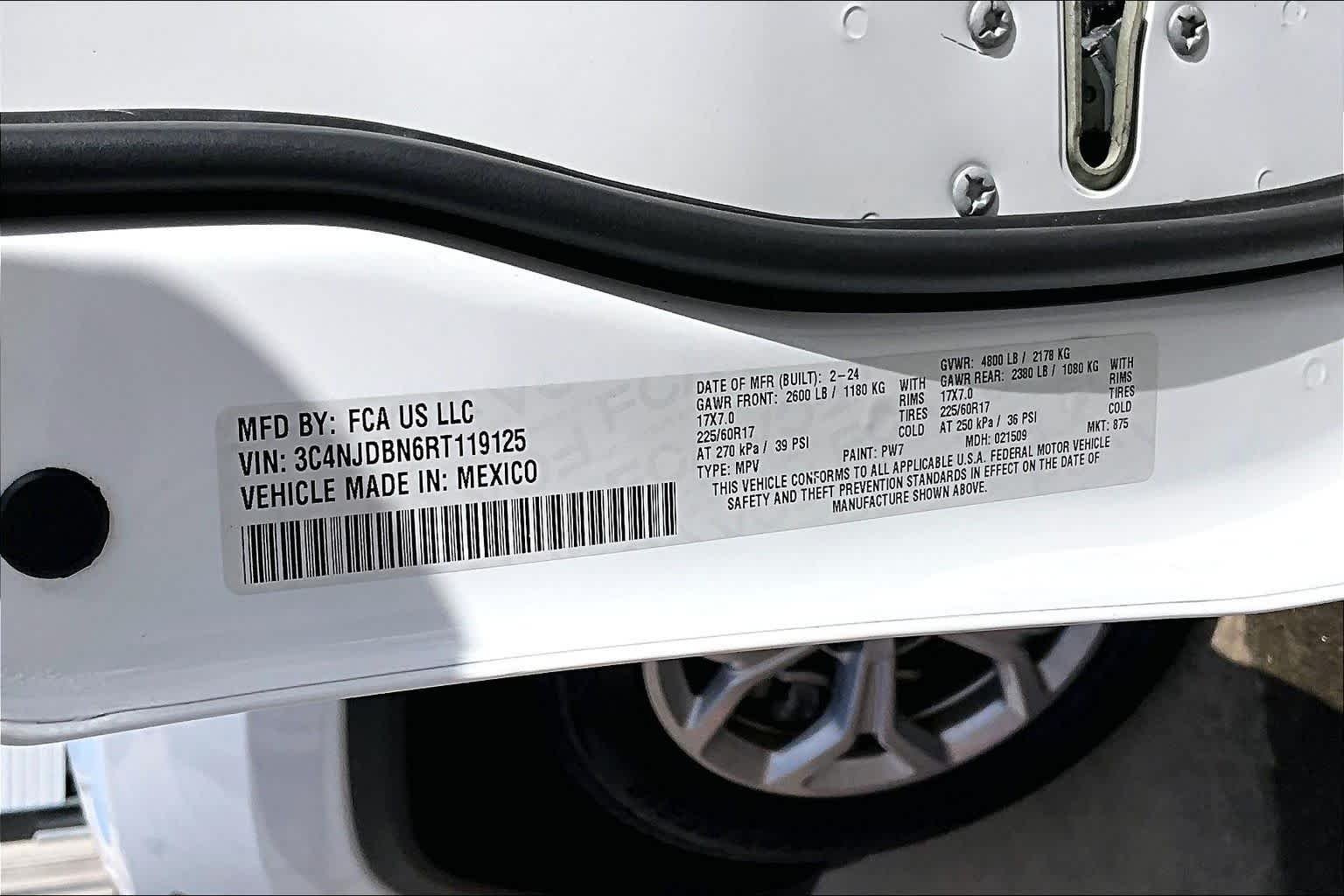 Used 2024 Bright White Clearcoat Jeep Latitude image 34