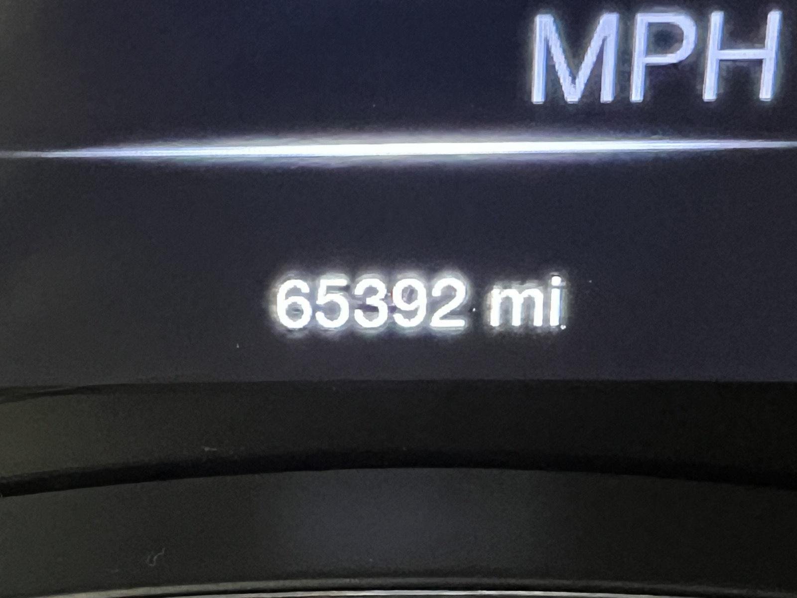 Used 2018 Diamond Black Crystal Pearlcoat Jeep Limited image 17