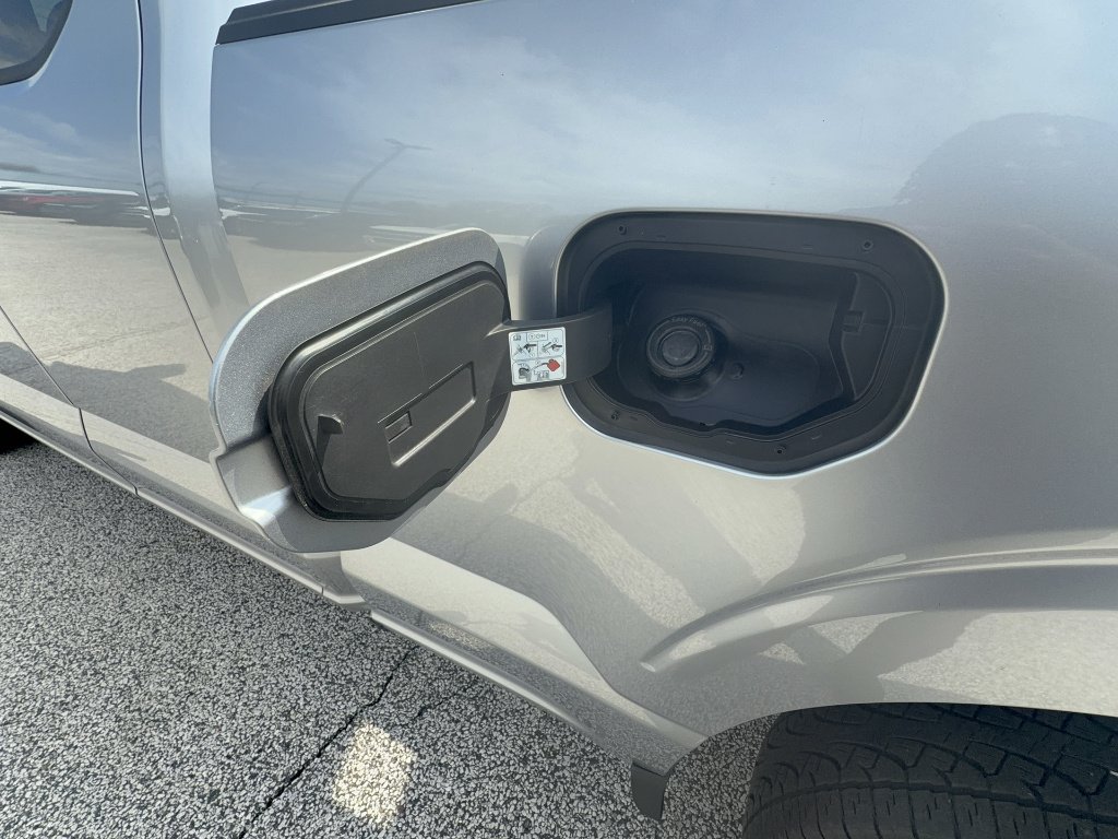 Certified Used 2022 Iconic Silver Ford XLT image 21