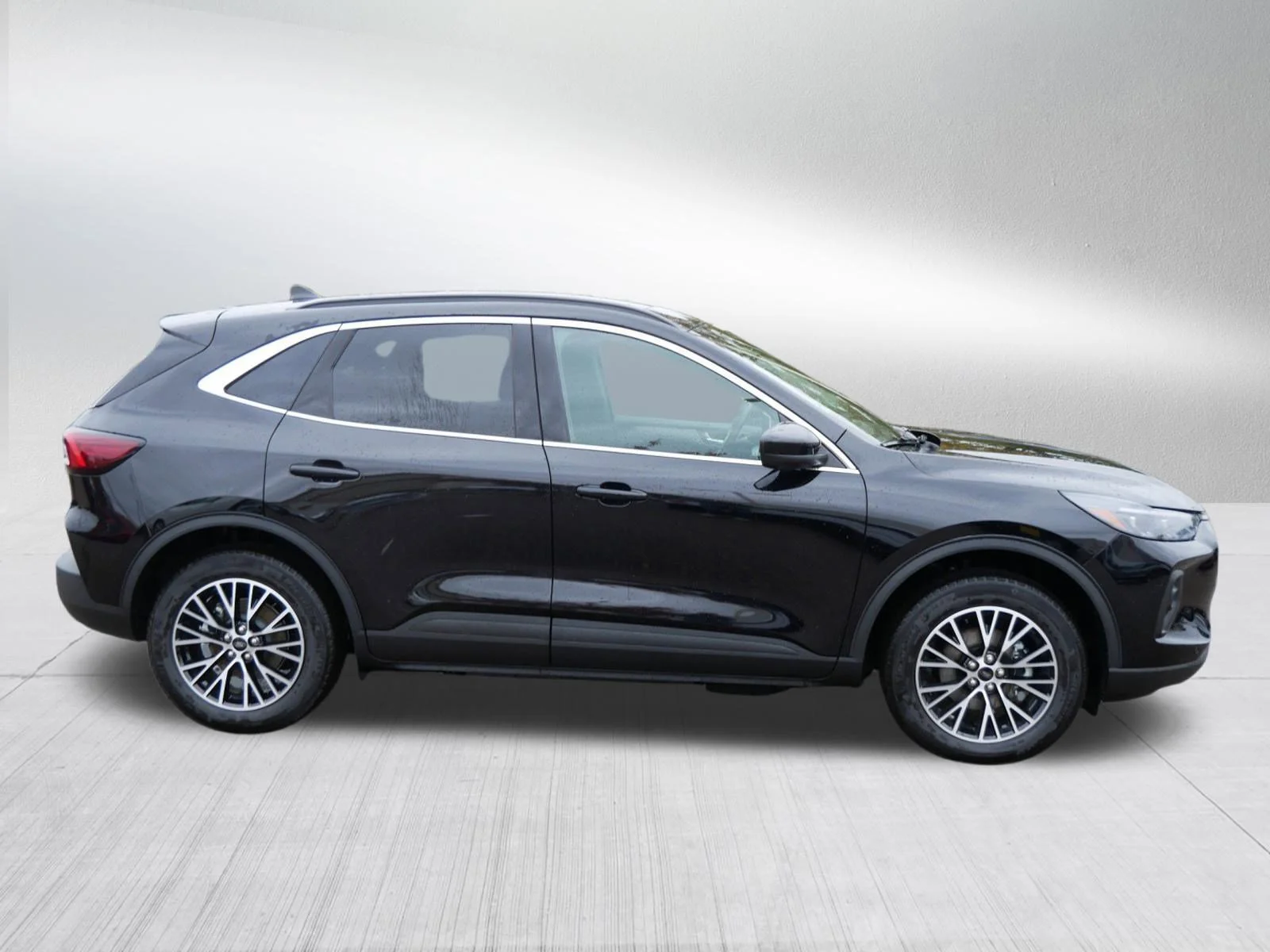 New 2025 Agate Black Metallic Ford PHEV image 8