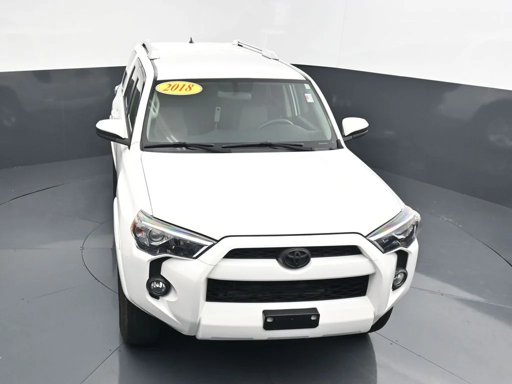 Used 2018 White Toyota SR5 image 20