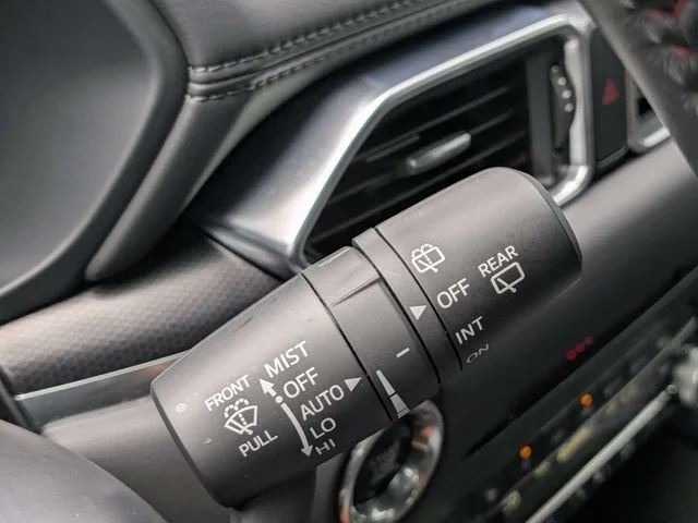 Used 2022 Snowflake White Mazda 2.5 Turbo image 29