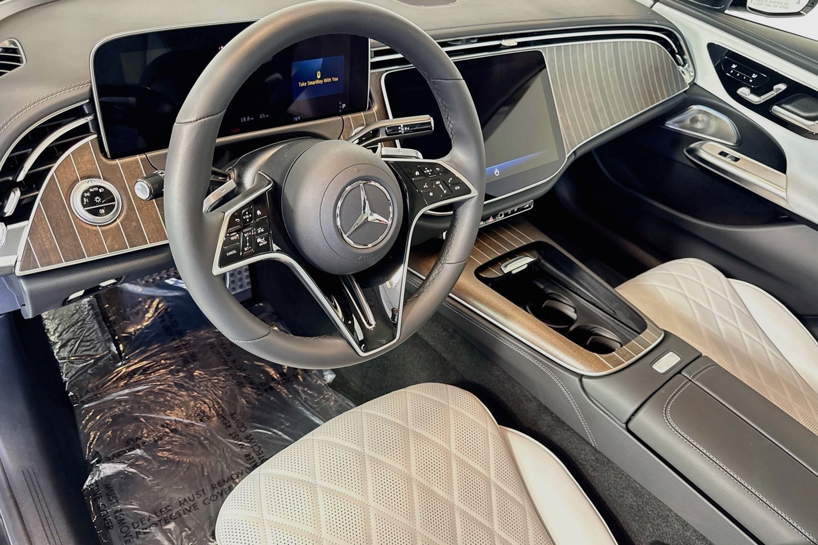 New 2026 MANUFAKTUR Alpine Grey Mercedes-Benz E 450 image 9