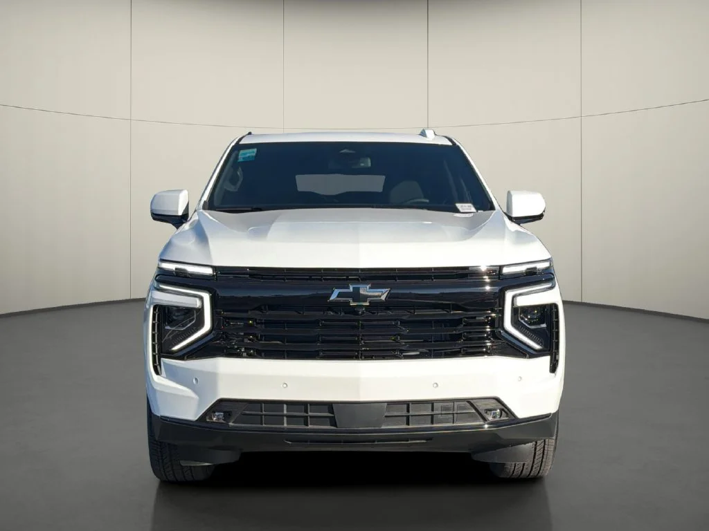 New 2026 Summit White Chevrolet RST image 2