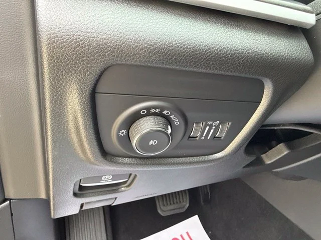 New 2027 Gray Jeep Limited image 15