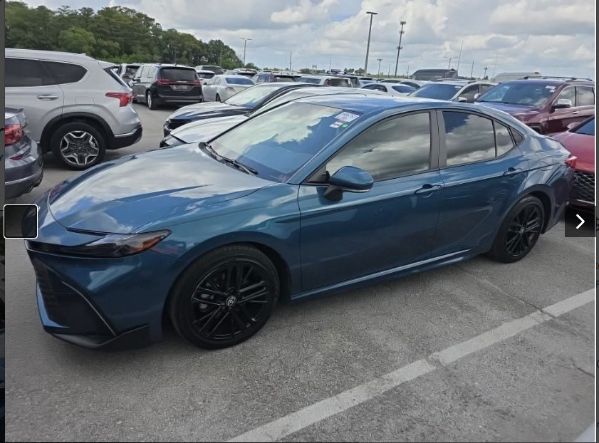 Used 2025  Toyota SE image 1