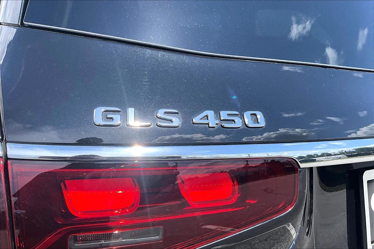 Used 2025 Obsidian Black Metallic Mercedes-Benz GLS 450 image 10
