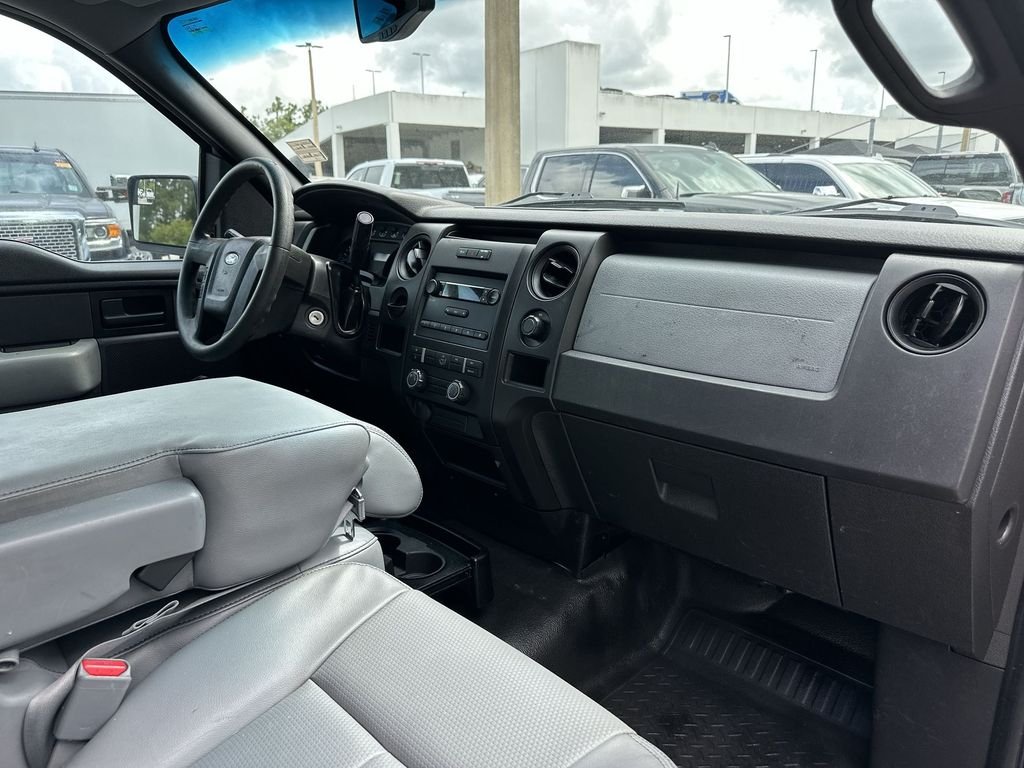 Used 2014 White Ford XL image 28