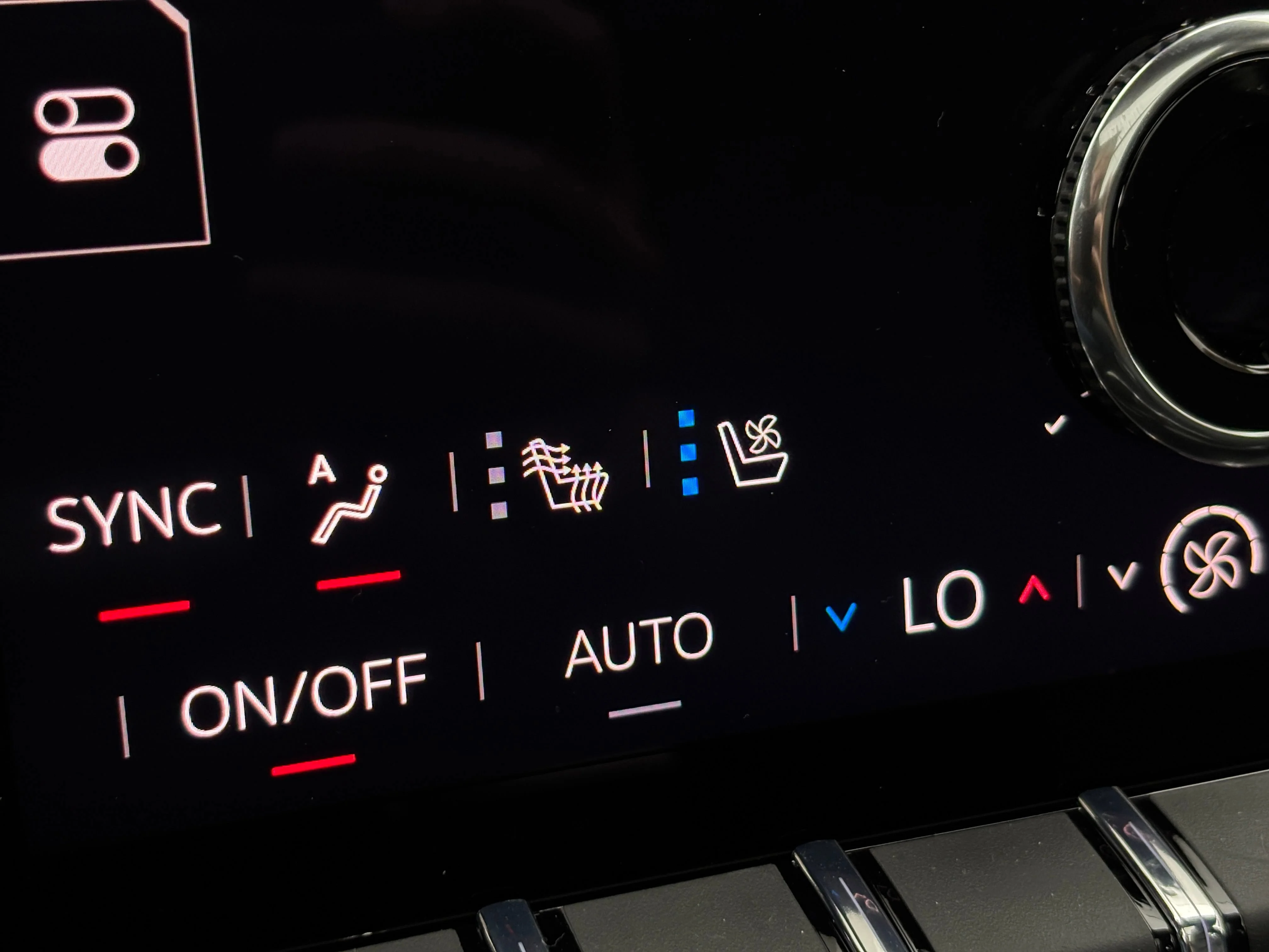 2026 GMC Yukon AT4 - Photo 6