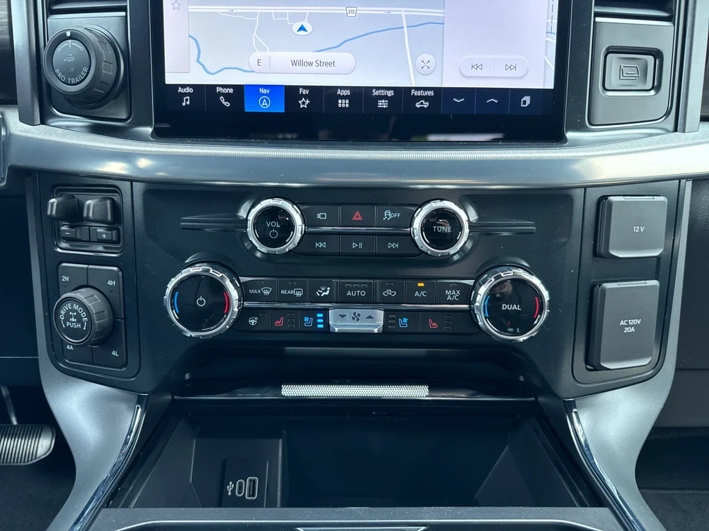 2025 Ford F-150 Lariat - Photo 22
