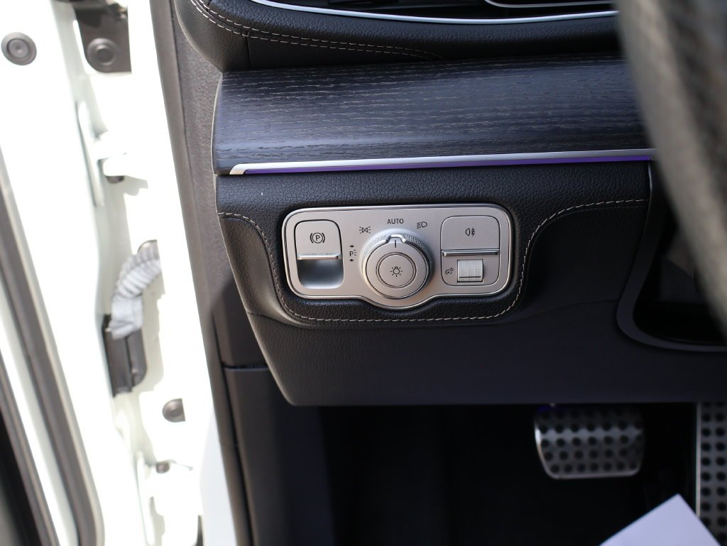Used 2022  Mercedes-Benz GLE 53 AMG® image 40