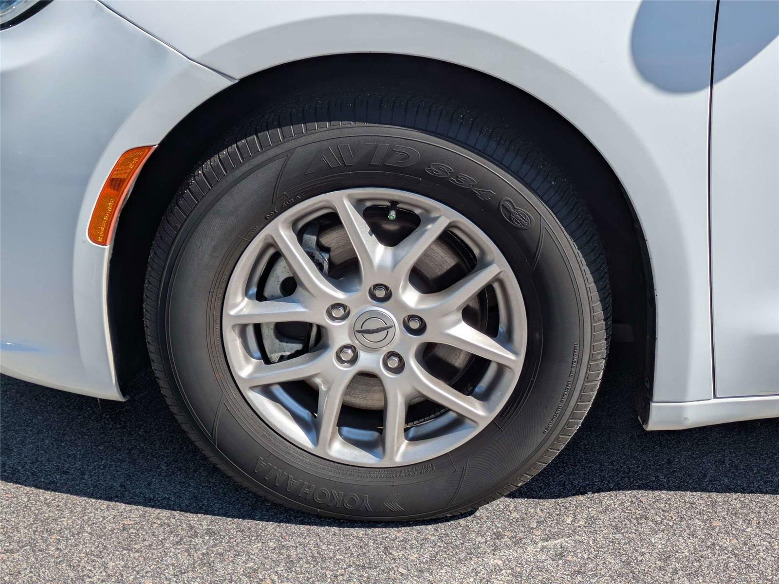 Used 2023 Bright White Clearcoat Chrysler Touring L image 14