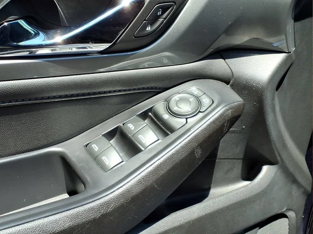 Used 2022 Northsky Blue Metallic Chevrolet LT Cloth image 20