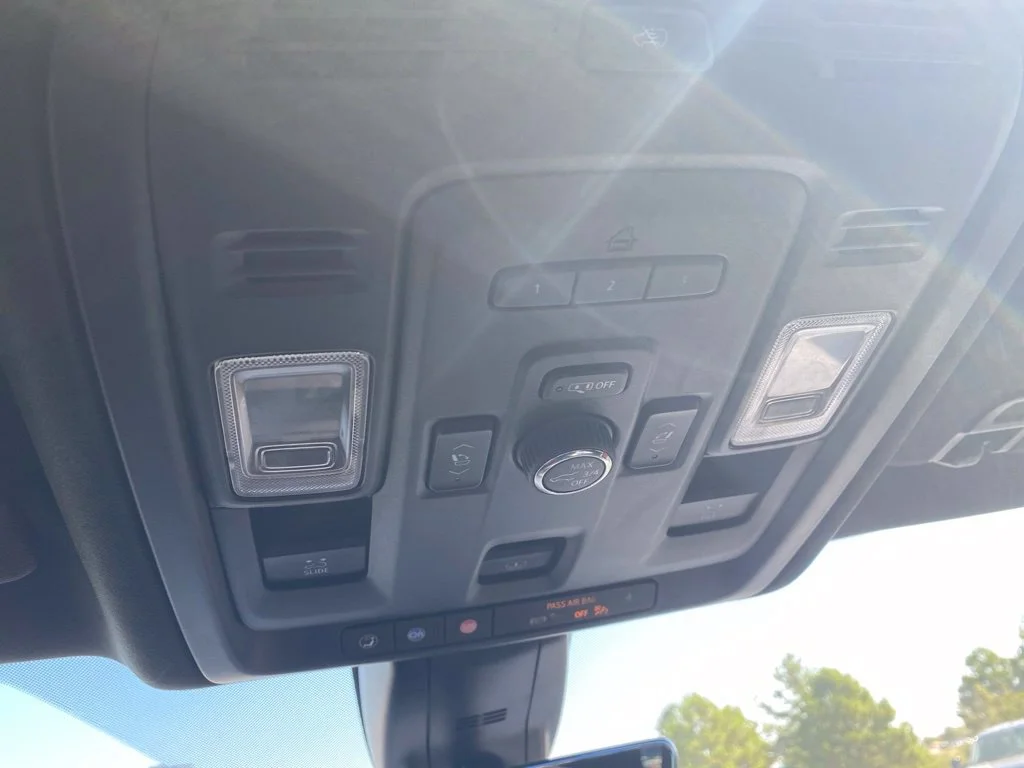 Used 2022 Hunter Metallic GMC Denali image 27