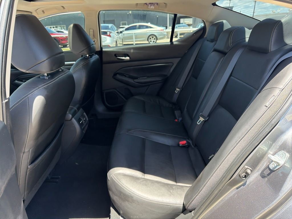 Used 2020 Gray Nissan Platinum FWD image 27