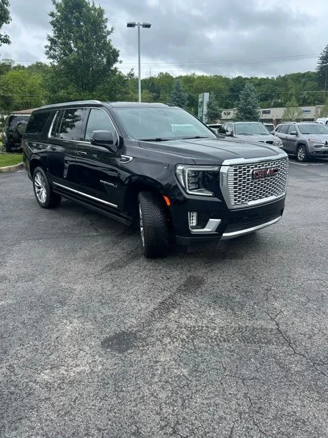 2022 GMC Yukon Denali AWD's photo