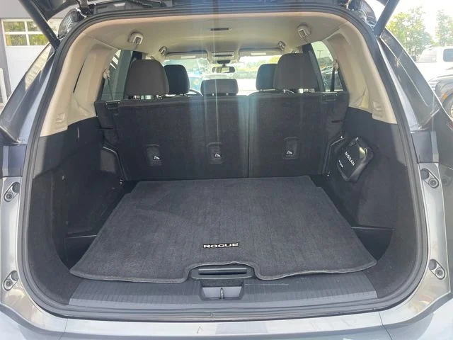 Used 2025 Gray Nissan SV image 23