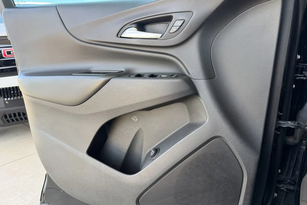 Used 2021 MOSAIC BLACK METALLIC Chevrolet LT image 11