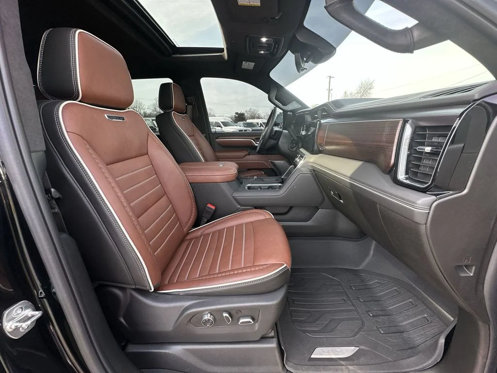 Used 2025 Black GMC Denali Ultimate image 25