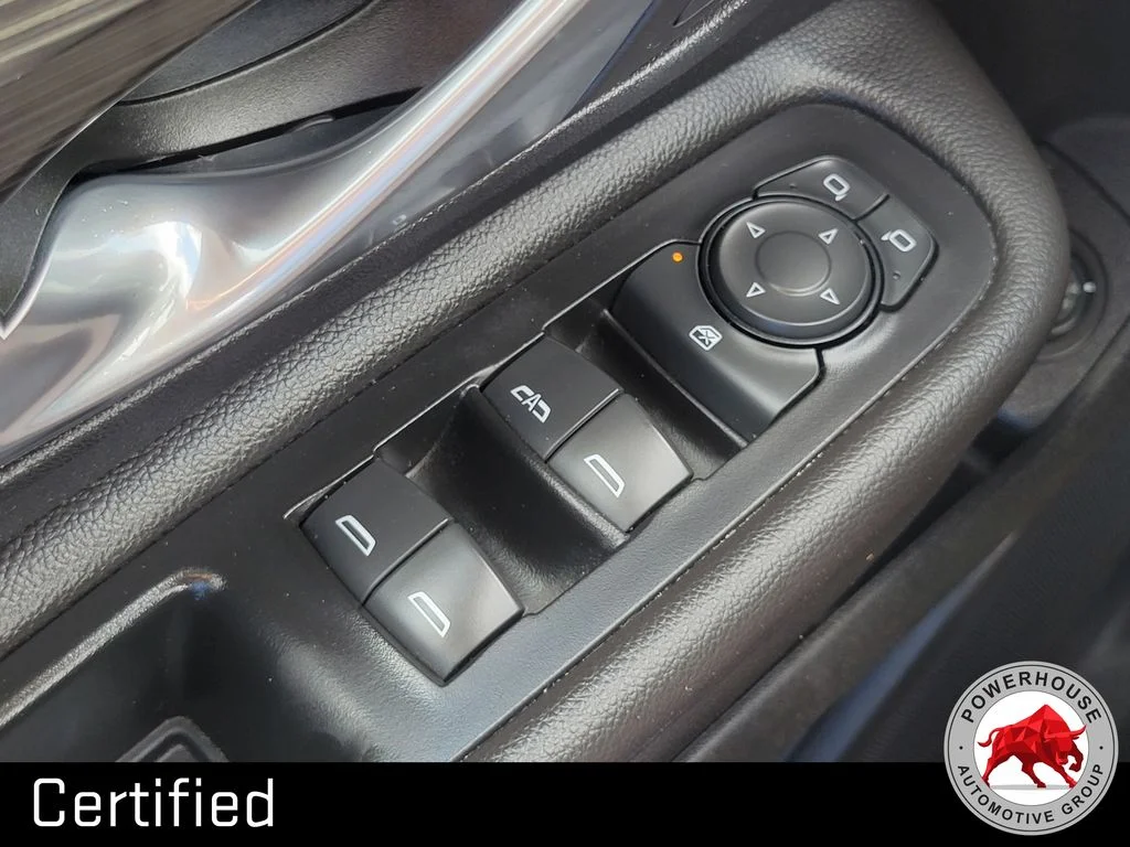 Used 2022 Black GMC SLE image 27