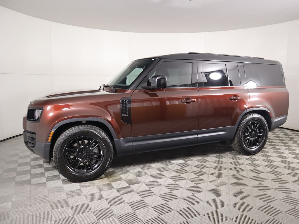 New 2026 Sedona Red Land Rover S image 8