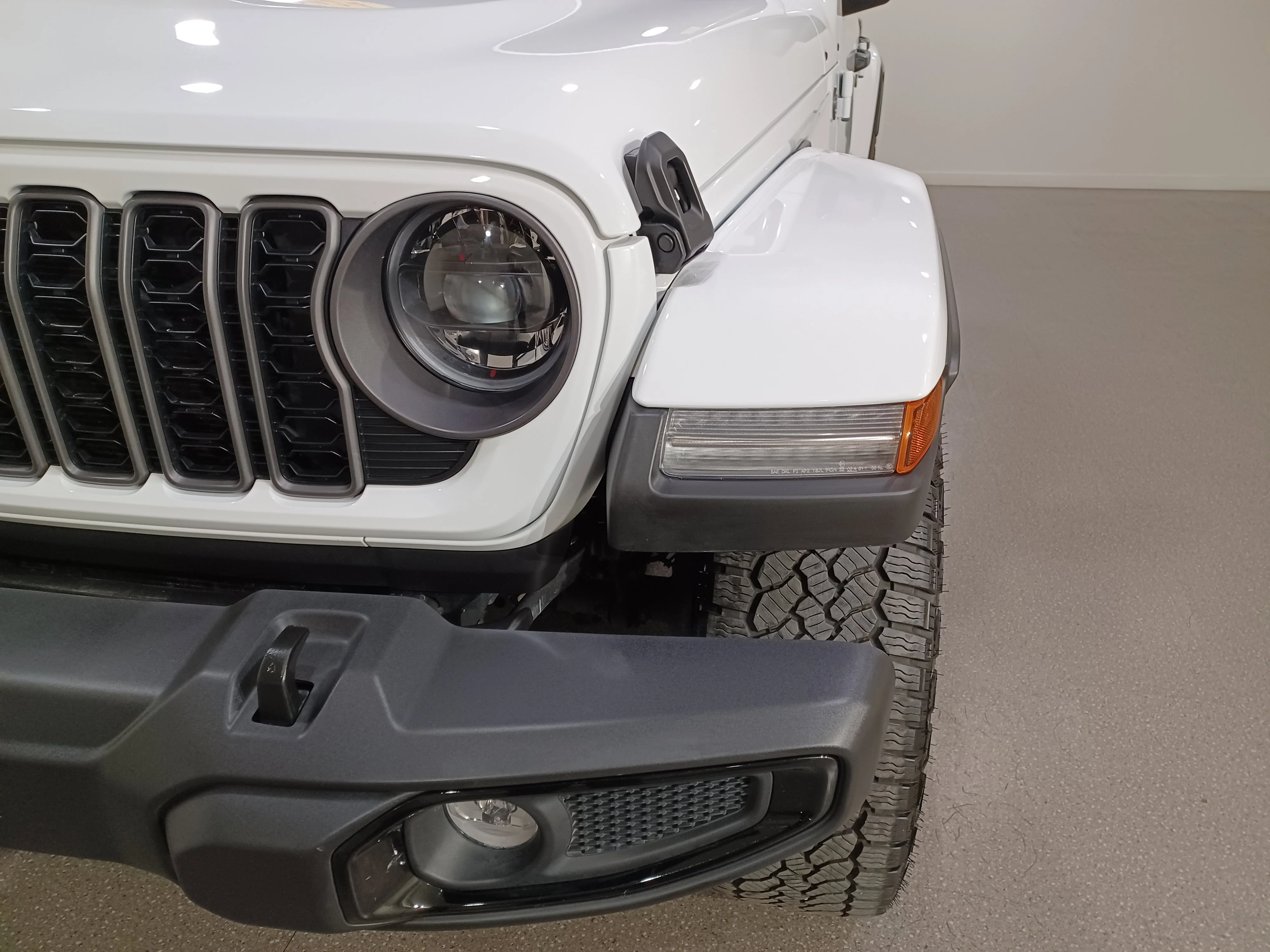Certified Used 2024 White Jeep Sport 4x4 Nighthawk*Adaptive Cruise | Remote Start | Htd Seats | Htd Wheel image 5