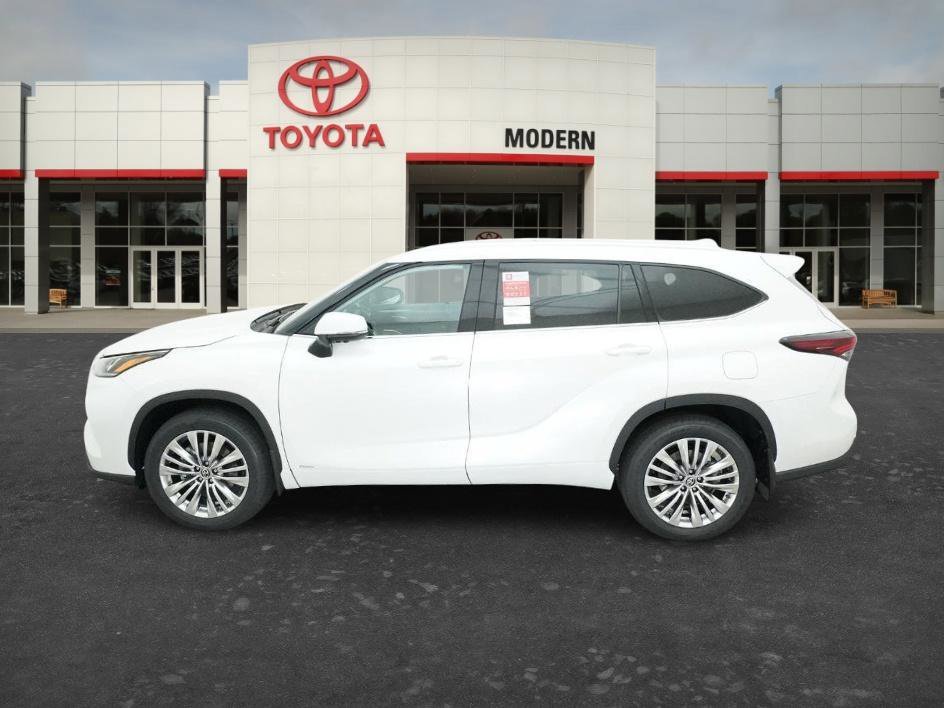 New 2026 Wind Chill Pearl Toyota Hybrid Platinum image 9