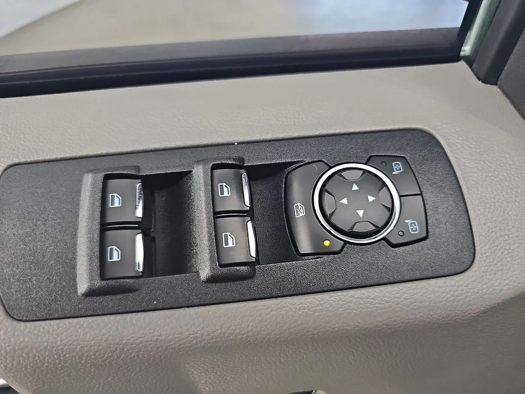 Used 2020 Silver Ford XLT image 32