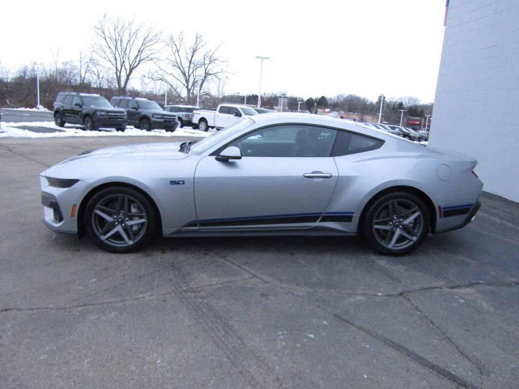 2025 Ford Mustang GT Premium Fastback - Photo 2