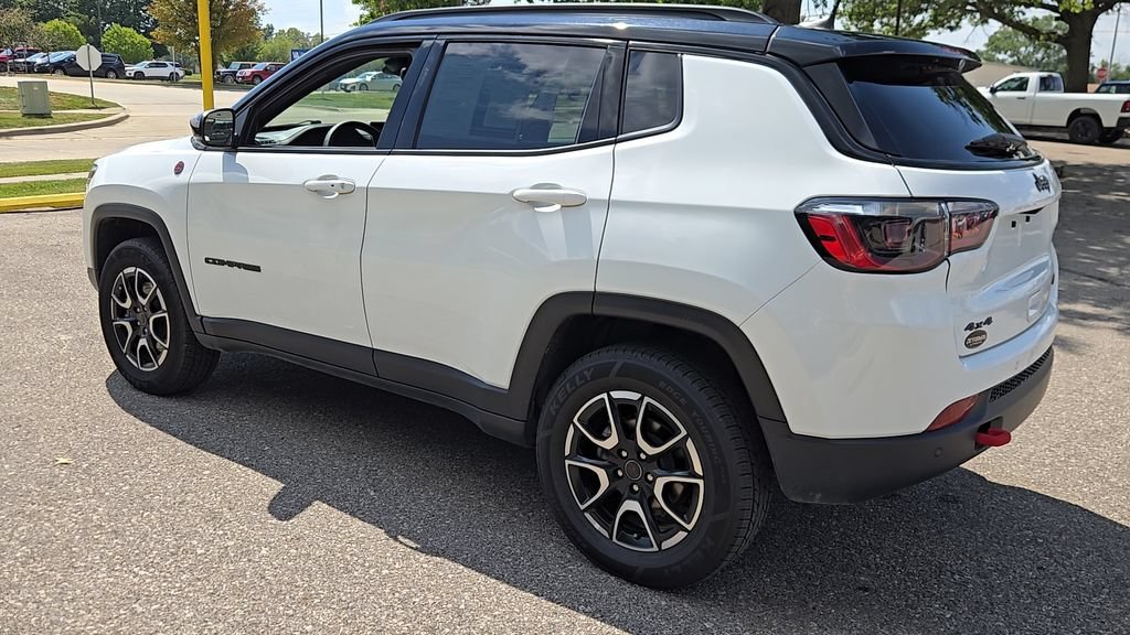 Used 2025 Bright White Clearcoat Jeep Trailhawk image 24