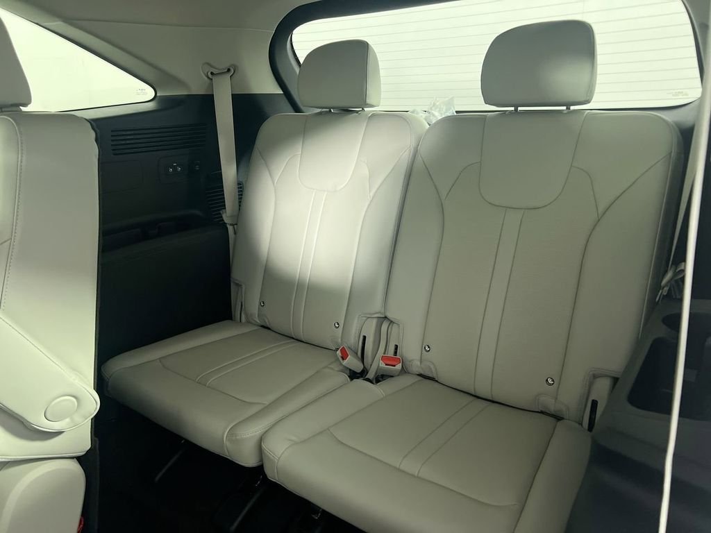 New 2026 Glacial White Pearl Kia EX image 28