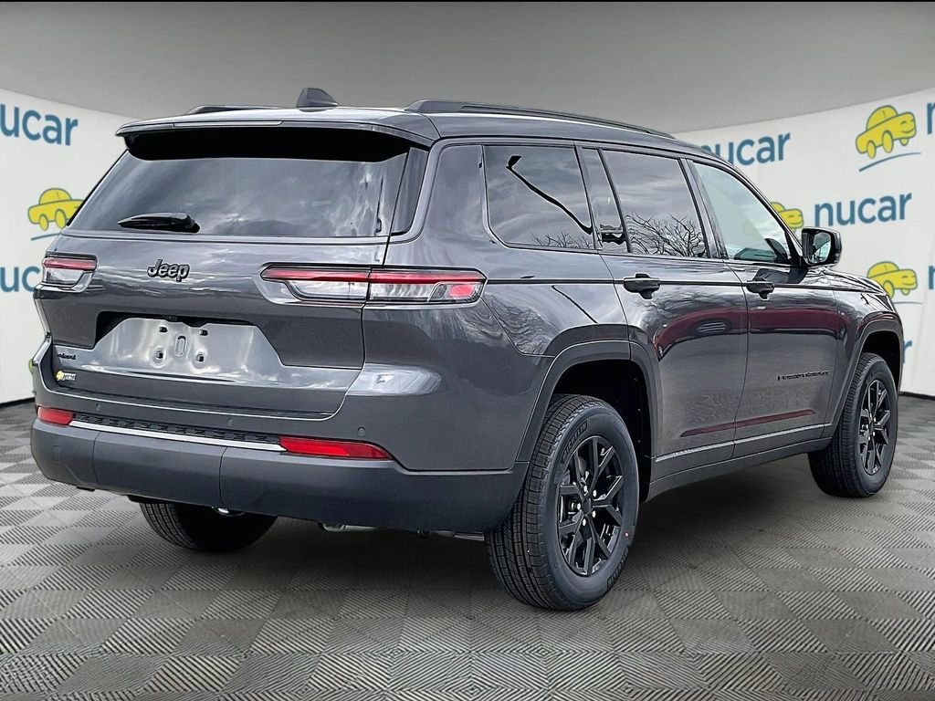 New 2026 Baltic Gray Metallic Clearcoat Jeep Laredo image 7