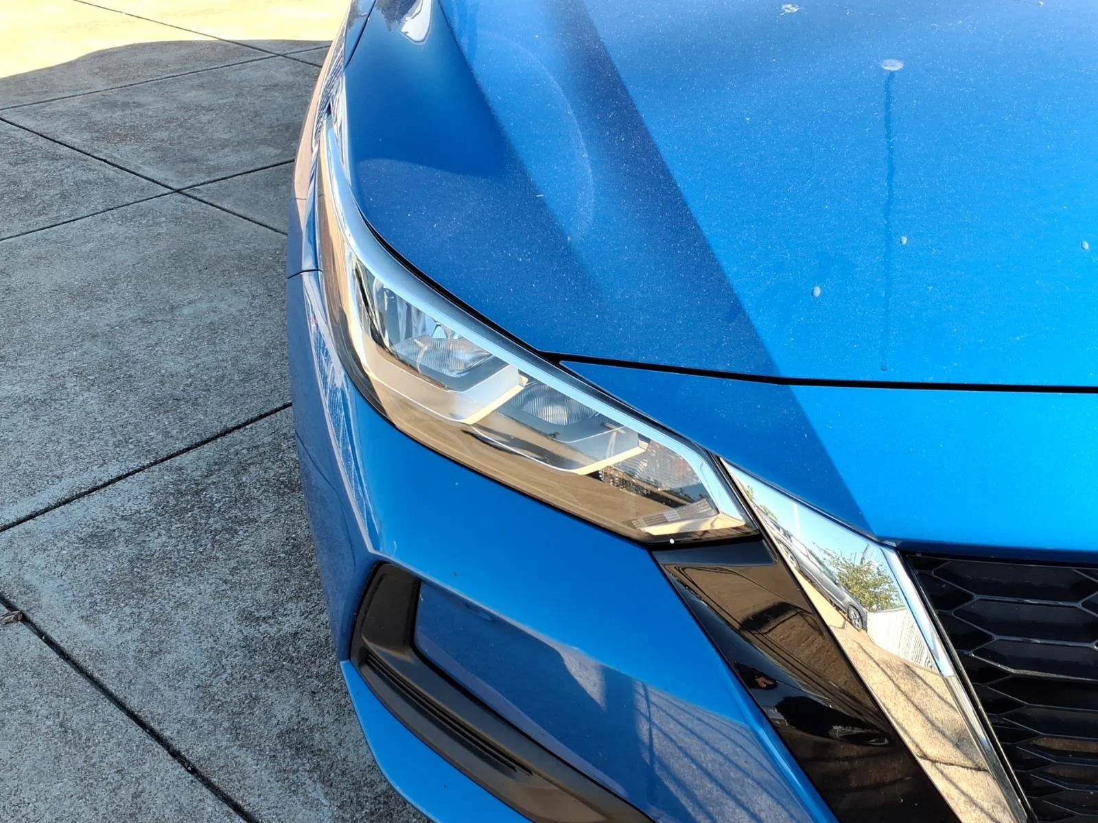 Used 2022 Electric Blue Metallic Nissan SV image 28